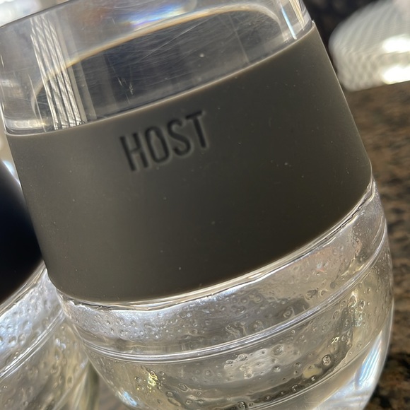 2 HOST Wine Freeze Cooling Cup Plastic Double Wall Insulated Freezable Drink Cup - Picture 2 of 4